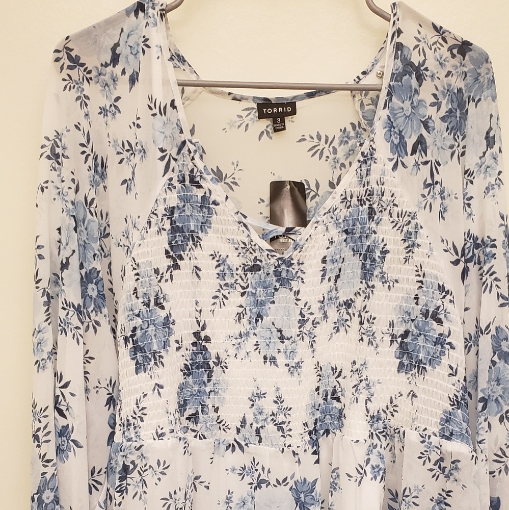 NWT Torrid Blue Floral Blouse - Size 3